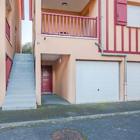 Apartment Le Hameau Du Prieure By Interhome Bonneville-sur-Touques